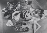 Grete Stern. Autorretrato (Self-Portrait). 1943. Gelatin silver print, printed 1958, 8 11/16 x 11" (22 x 28 cm). Estate of Horacio Coppola, Buenos Aires. © 2015 Estate of Horacio Coppola