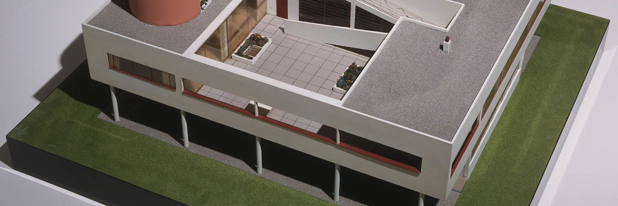 Le Corbusier (Charles-Edouard Jeanneret) with Pierre Jeanneret. Villa Savoye Poissy-sur-Seine, France. 1929–31. Wood, aluminum, and plastic, 16 × 34 × 32″ (40.6 × 86.4 × 81.3 cm). The Museum of Modern Art, New York. Purchase. © 2012 Artists Rights Society (ARS), New York/ADAGP, Paris/FLC