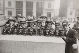 Times Wide World Photos. “Selection of Jury Delays Snyder Trial.” April 1927. Gelatin silver print, 7 3/4 × 10″ (19.7 × 25.4 cm). The New York Times Collection. © 2016 Times Wide World Photos