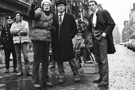 Director William Friedkin on the set of The French Connection with Gene Hackman and Roy Scheider. The French Connection. 1971. USA. Directed by William Friedkin