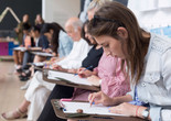 Participants in a MoMA drawing workshop. Photo: Beatriz Meseguer/onwhitewall.com. © 2017 The Museum of Modern Art, New York