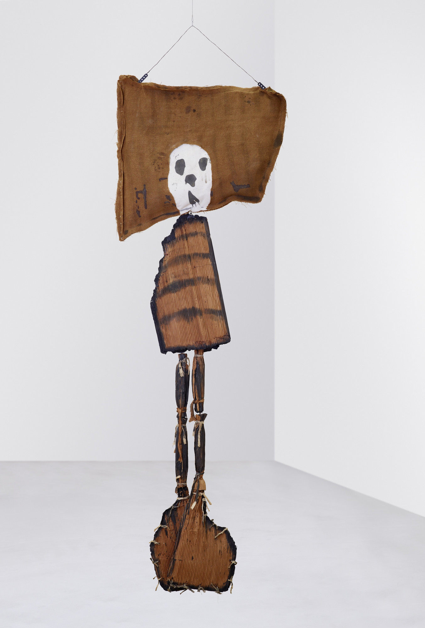 Street Chick (Hanging)
Date: 1960
Medium: Burlap, muslin, cardboard, wood, string, painted with casein
Dimensions: 10' x 38" x 15" (304.8 x 96.5 x 38.1 cm)
Credit Line: Museum Ludwig Cologne / Peter und Irene Ludwig Stiftung

