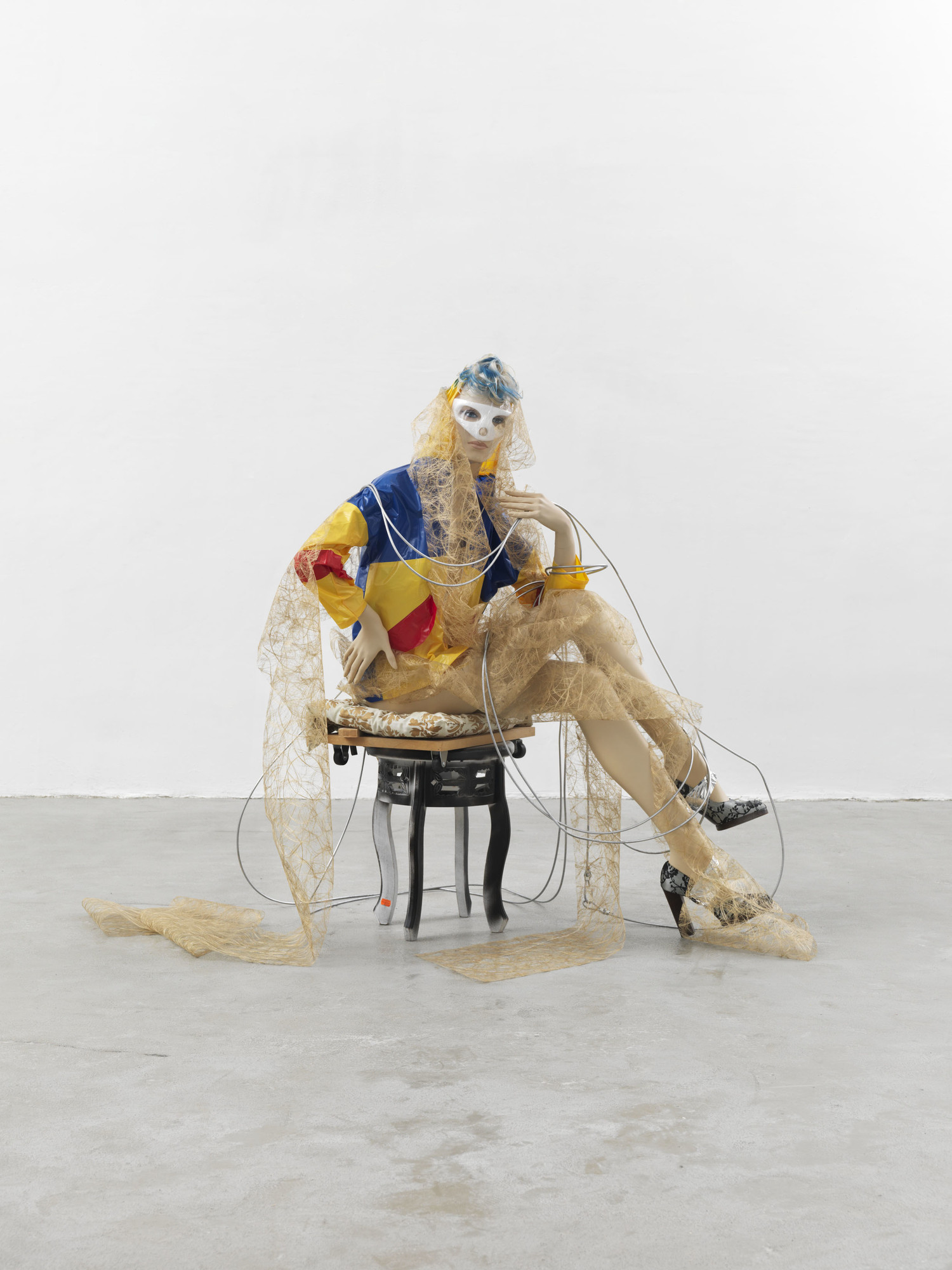 Isa Genzken. _Schauspieler (Actors)_ (detail). 2013. Mannequins, clothes, shoes, fabric, and paper, dimensions variable. Courtesy the artist and Galerie Buchholz, Cologne/Berlin. © Isa Genzken. Photo: Jens Ziehe, Berlin.