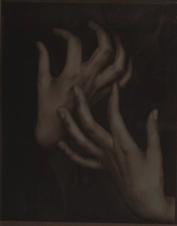 Georgia O’Keeffe—Hands 1919
Palladium print
Alfred Stieglitz Collection. Gift of Georgia O’Keeffe,
1984