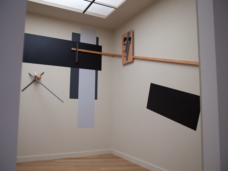 Kurt Schwitters, Image of _Merzbau_ from 1933, and El Lissitzky, _Prounenraum (Proun room)_ reconstruction, 1923/2010