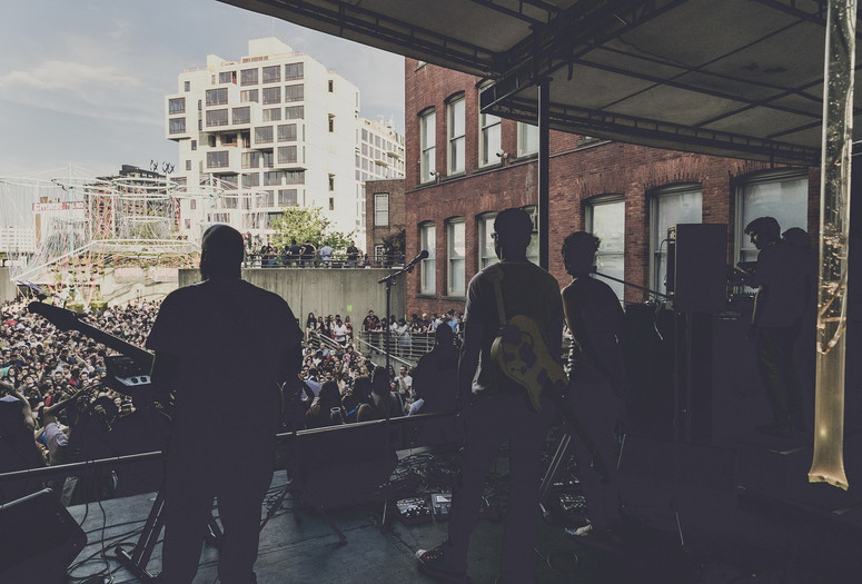 Warm Up on July 4, 2015, presented at MoMA PS1 as part of Warm Up 2015. Photo by Charles Roussel.
