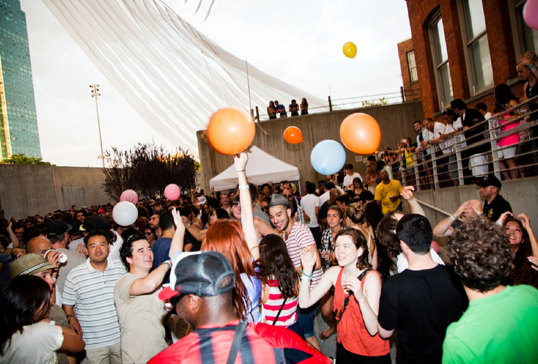 Warm Up on July 16, 2011, presented at MoMA PS1 as part of Warm Up 2011. Photo by Jacqueline Innacone.