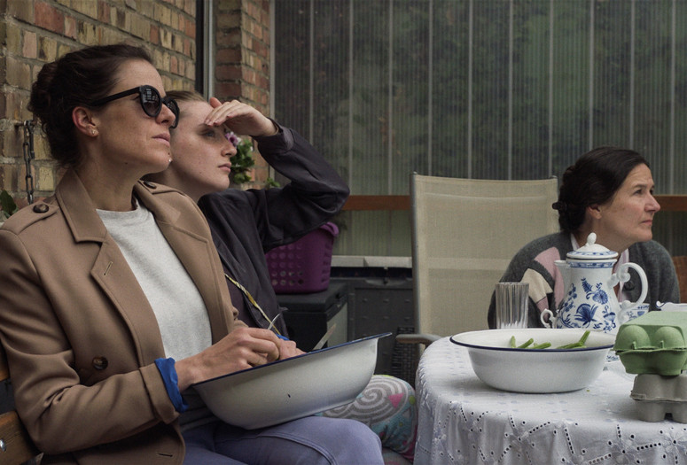 Talking About the Weather. 2022. Germany. Directed by Annika Pinske. Courtesy Films Boutique.