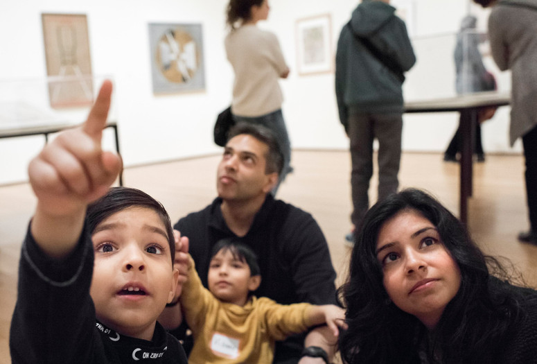 Family Programs (Family Gallery Talks). 2017. Digital Image © The Museum of Modern Art, New York. New York Photo: Martin Seck Image description: A family looking at art during a Family Gallery Talk.