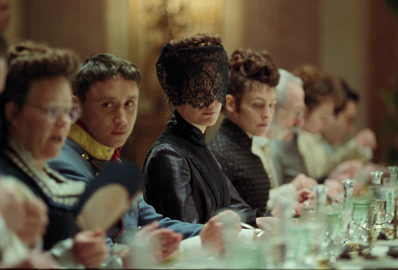 Corsage. 2022. Austria. Directed by Marie Kreutzer. Courtesy IFC Films
