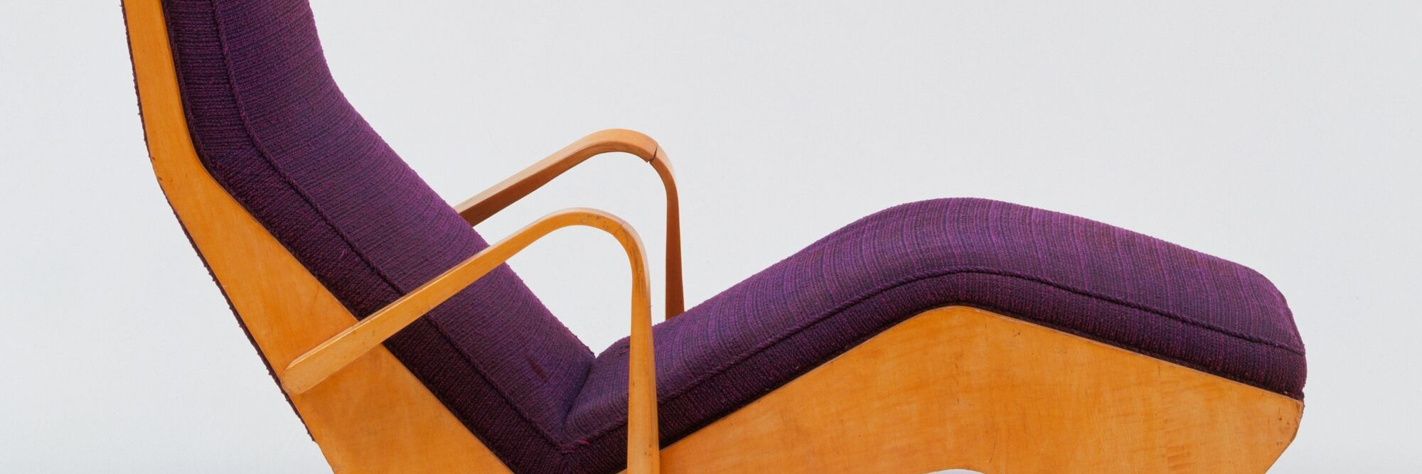 Marcel Breuer. Chaise Longue. 1938. Molded and cutout plywood and upholstery, 32 1/2 x 55 1/2 x 23 5/8" (82.5 x 141 x 60 cm)