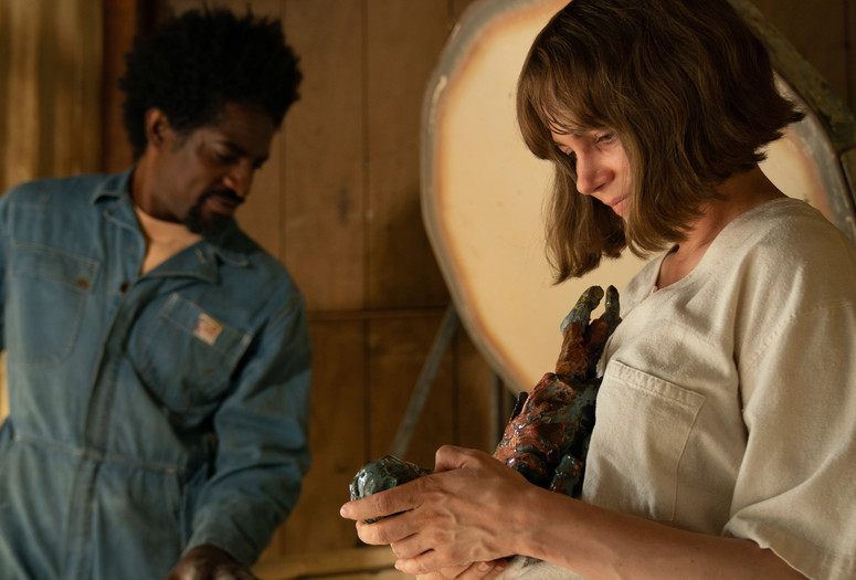 Showing Up. 2023. USA. Directed by Kelly Reichardt. Courtesy A24