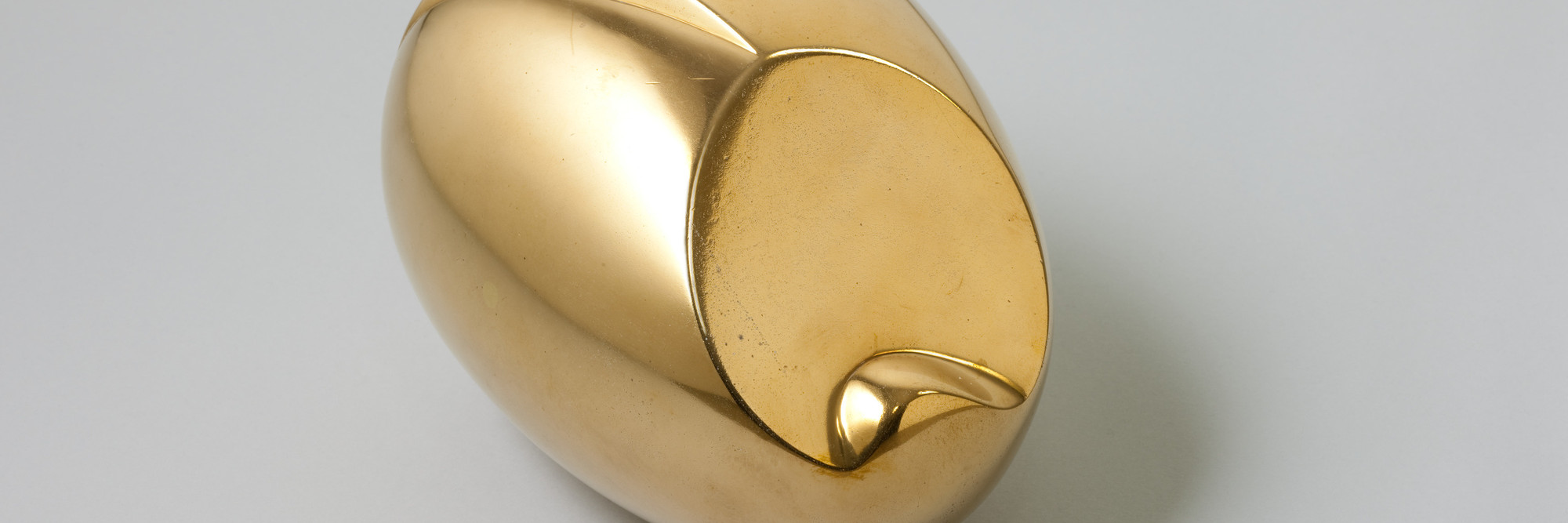 Constantin Brancusi. The Newborn. version I, 1920 (close to the marble of 1915). Bronze, 5 3/4 × 8 1/4 × 5 3/4" (14.6 × 21 × 14.6 cm). The Museum of Modern Art, New York. Acquired through the Lillie P. Bliss Bequest (by exchange). © Succession Brancusi - All rights reserved (ARS) 2018