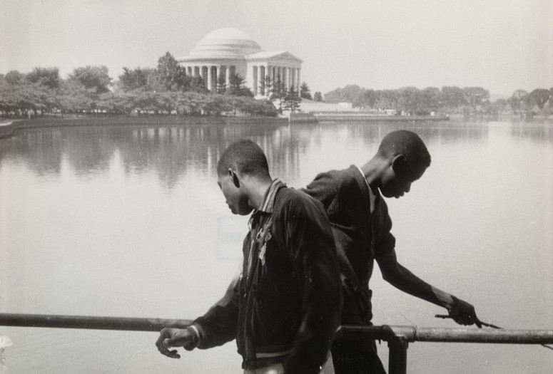 Henri Cartier-Bresson. Washington, D.C. 1957. Gelatin silver print, 6 3/4 × 10" (17.1 × 25.4 cm). Gift of John C. Waddell. The Museum of Modern Art, New York. © 2024 Henri Cartier-Bresson/Magnum Photos. Courtesy Fondation Henri Cartier-Bresson, Paris
