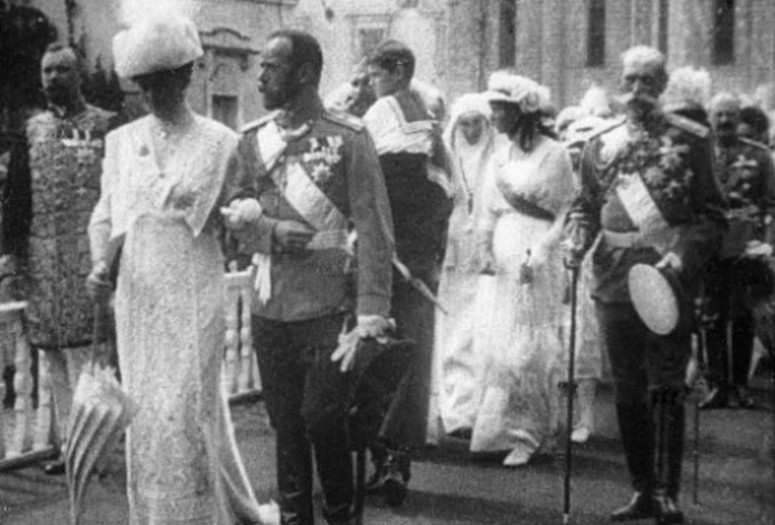Padeniye dinasti Romanovikh (The Fall of the Romanov Dynasty). 1927. USSR. Directed by Ėsfir’ Il’inichna Shub. Courtesy Senses of Cinema