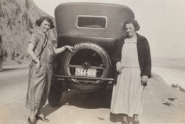 Unidentified photographer. Untitled. c. 1920. Gelatin silver print, 2 3/8 × 4 3/16" (6.1 × 10.7 cm). Gift of Peter J. Cohen