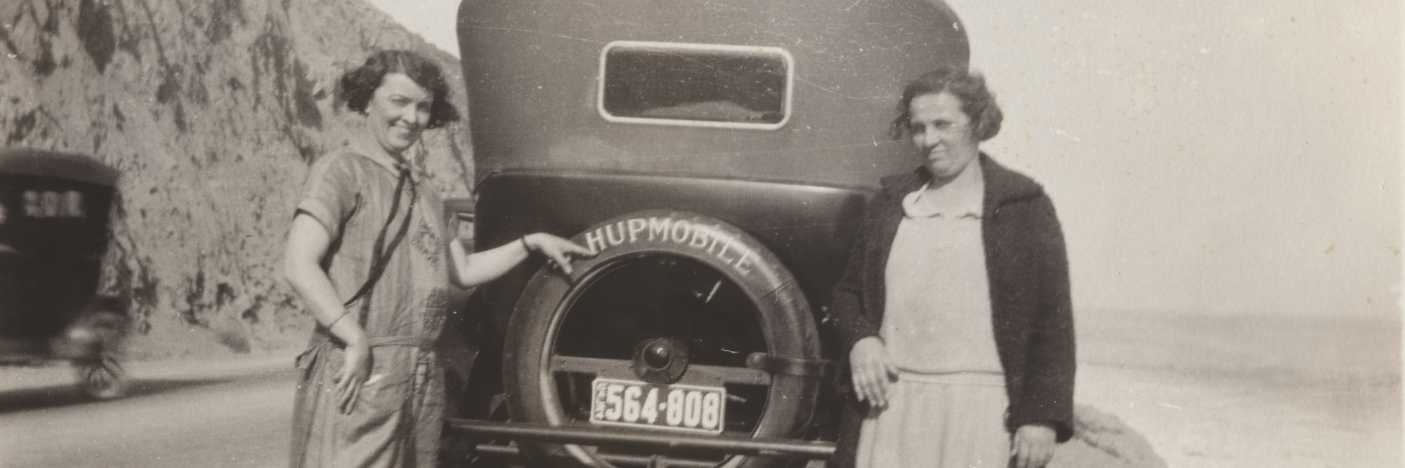 Unidentified photographer. Untitled. c. 1920. Gelatin silver print, 2 3/8 × 4 3/16" (6.1 × 10.7 cm). Gift of Peter J. Cohen
