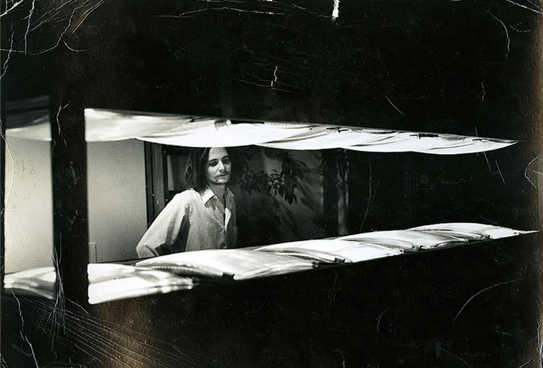 Frank Gillette with Amps, Watts &amp; Volts, 1971 / 1972. Ten cathode-ray-tube monitors, two cameras, and two delay loops at six-second intervals. Courtesy the artist