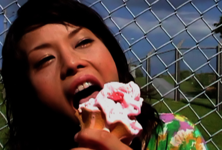 I Like Okinawa Sweet. 2004. Japan. Directed by Chikako Yamashiro. Courtesy the artist and Yumiko Chiba Associates