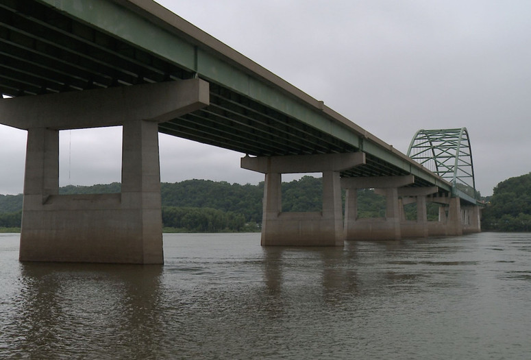 EIGHT BRIDGES. 2026. USA. Directed by James Benning. Courtesy the filmmaker and neugerriemschneider, Berlin