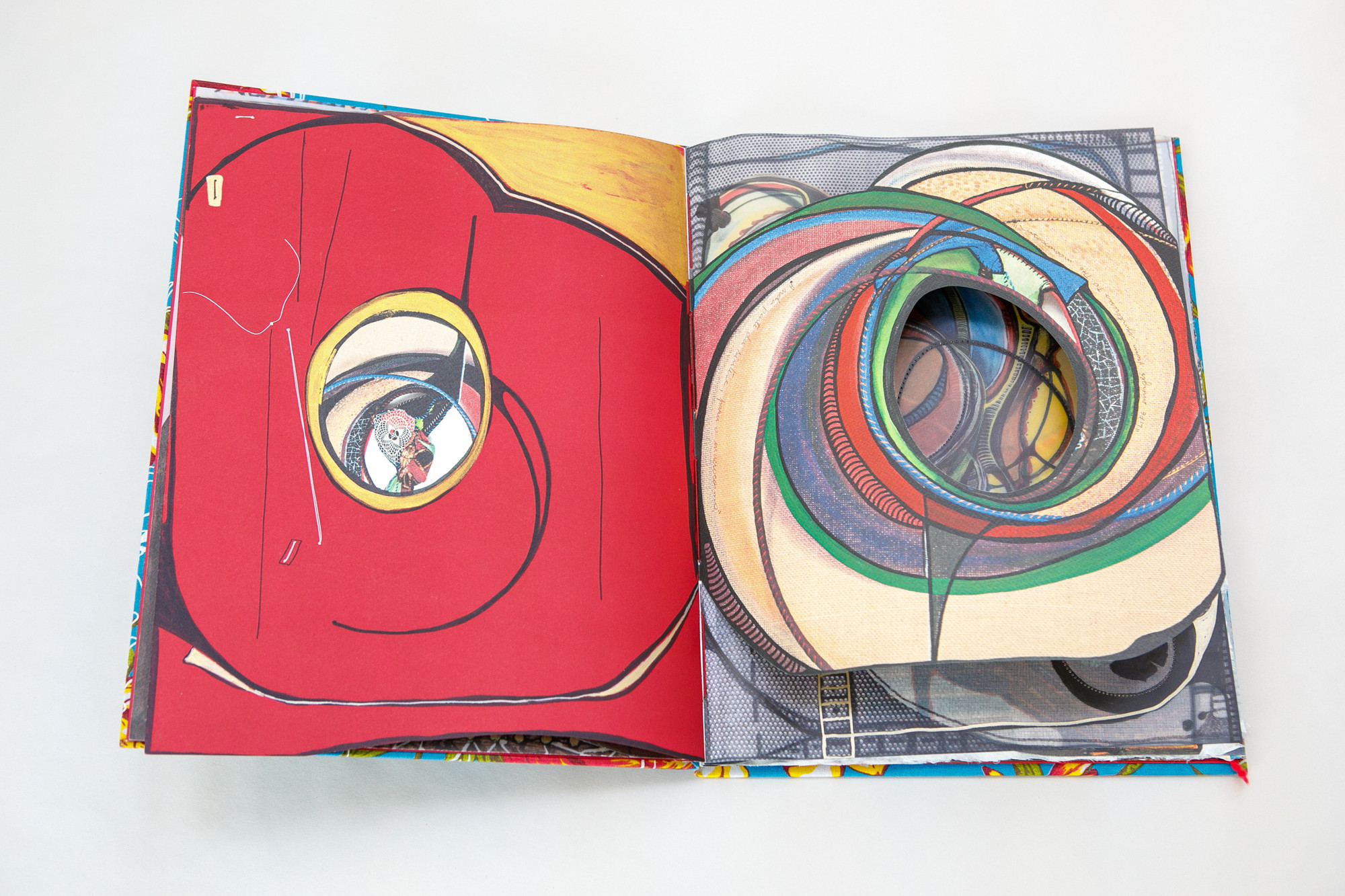 Page spread, Laurie Lambrecht, Um poema desenhado, 2024
