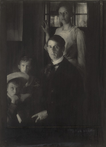 Gertrude Käsebier. Family Portrait (Clarence H. White and Family). 1902