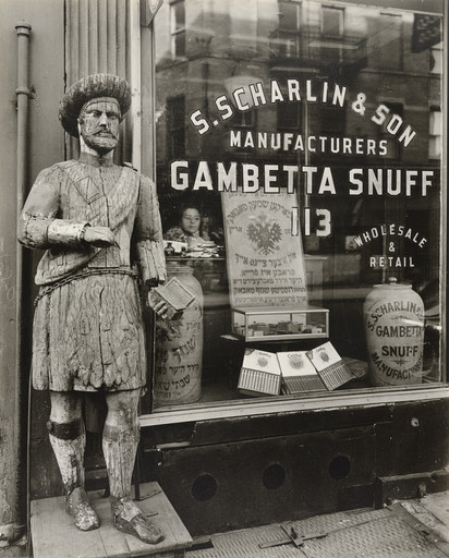Berenice Abbott. Snuff Shop, 113 Division Street, New York. 1938