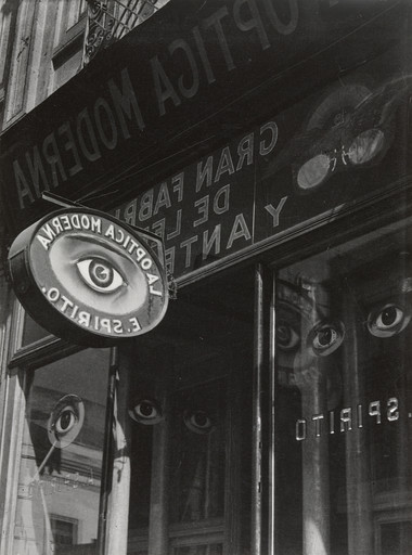 Manuel Álvarez Bravo. Parábola Óptica (Optical Parable). 1931