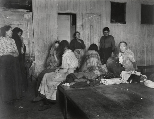 Jacob August Riis. Women in Elizabeth Police Street Station. 1890