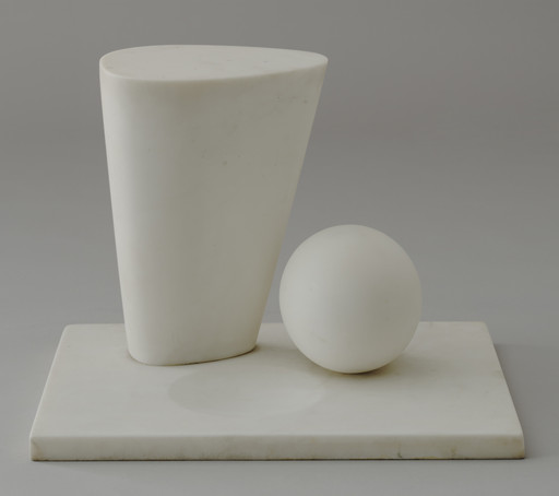 Barbara Hepworth. Conoid, Sphere and Hollow. 1937