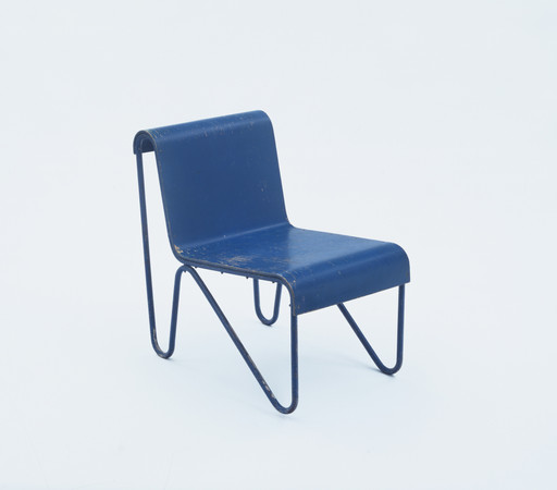 Gerrit Rietveld. Beugel (Bow) Child's Chair. 1927–1930
