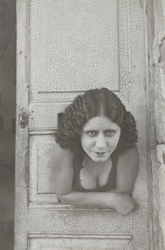 Henri Cartier-Bresson. Calle Cuauhtemoctzin, Mexico City. 1934-35