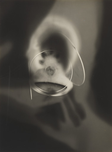 Man Ray (Emmanuel Radnitzky). Rayograph. 1923