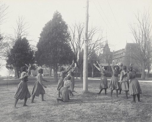 Frances Benjamin Johnston. Girls Basket Ball. 1899-1900