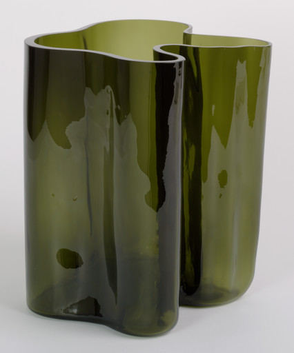 Alvar Aalto, Aino Aalto. Vase (model 3031 / Savoy). 1936