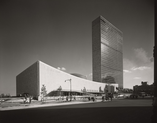 Wallace K. Harrison, Max Abramovitz, Oscar Niemeyer, Le Corbusier (Charles-Édouard Jeanneret), United Nations Headquarters Board of Design, Photograph by Ezra Stoller. United Nations Headquarters, New York, NY. 1954